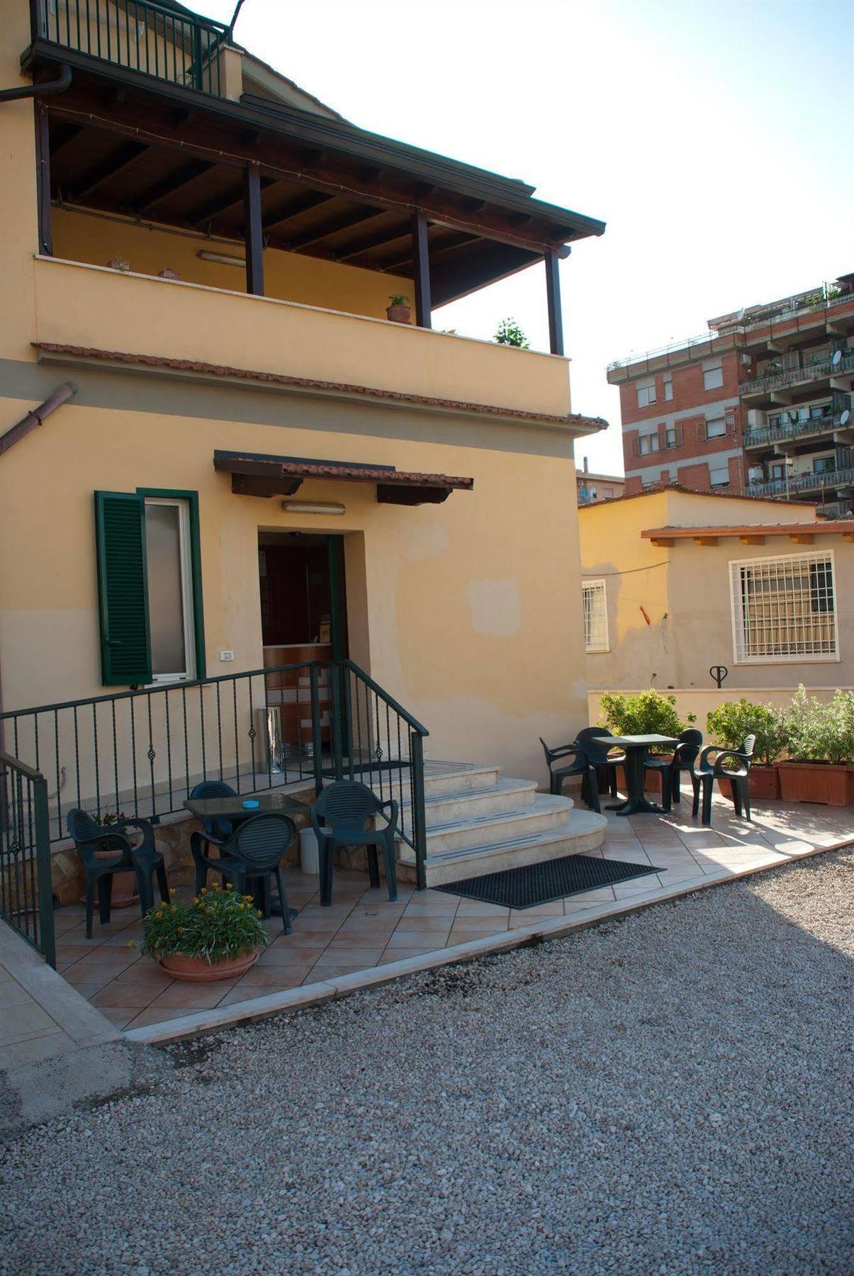 Gu Hotel Tivoli Terme Bagian luar foto